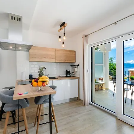 Palace Paulina C * Novi Vinodolski