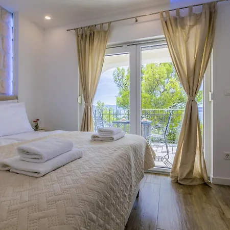 Palace Paulina C Apartamento